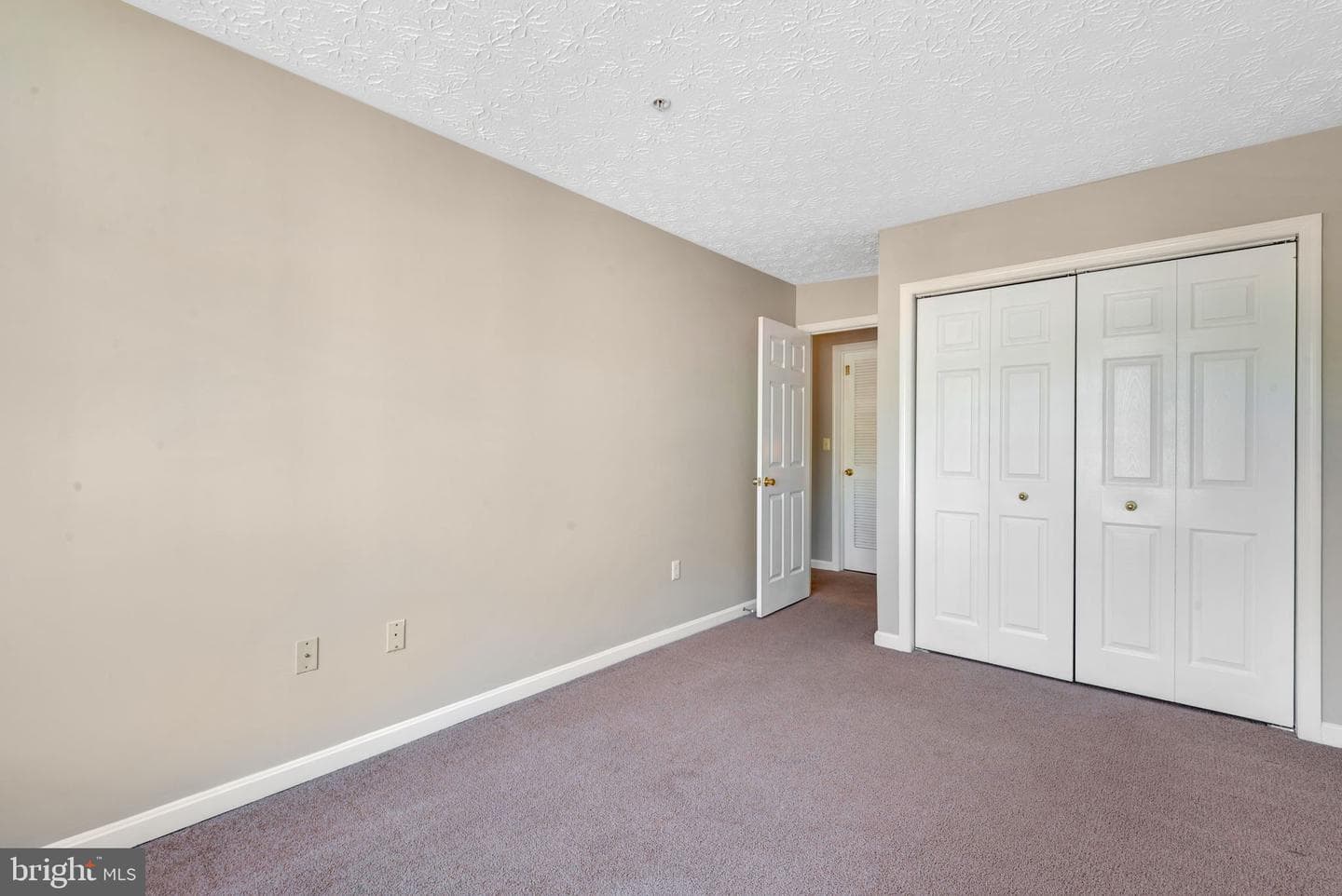 40 Amberstone Court photo 17