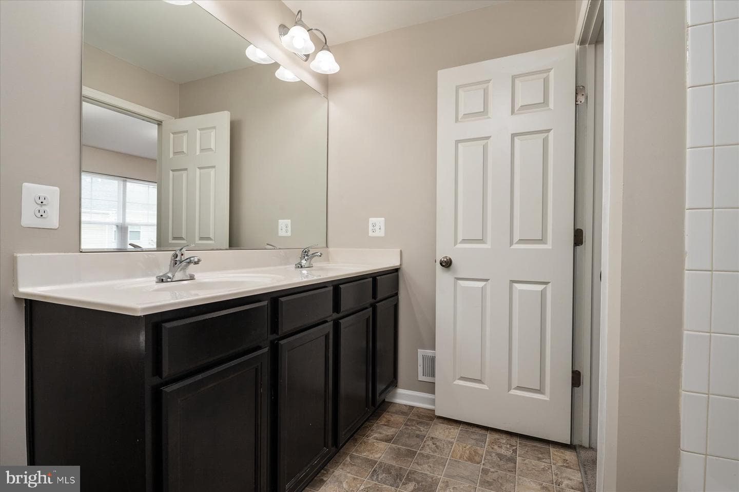 7511 Resch Loop photo 27