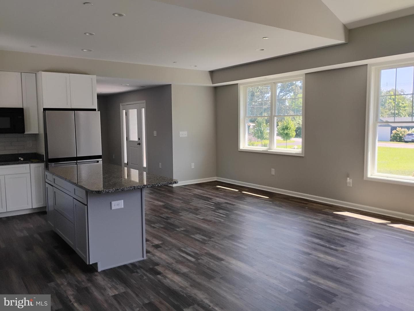 342 Beach Avenue photo 13