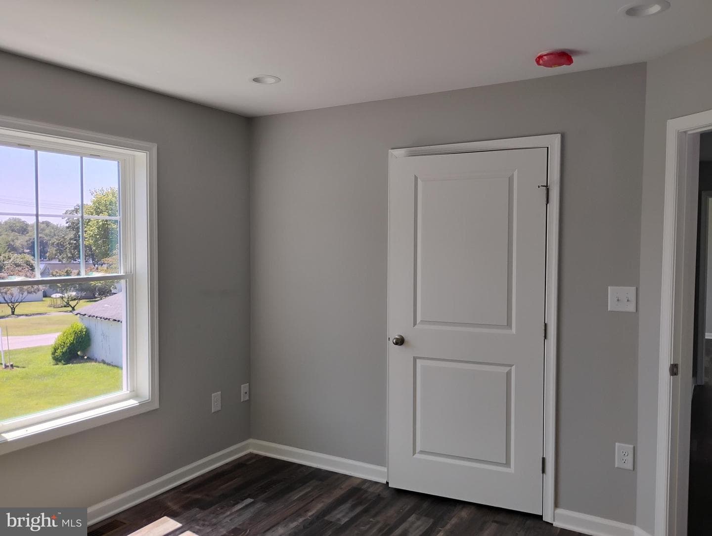 342 Beach Avenue photo 20