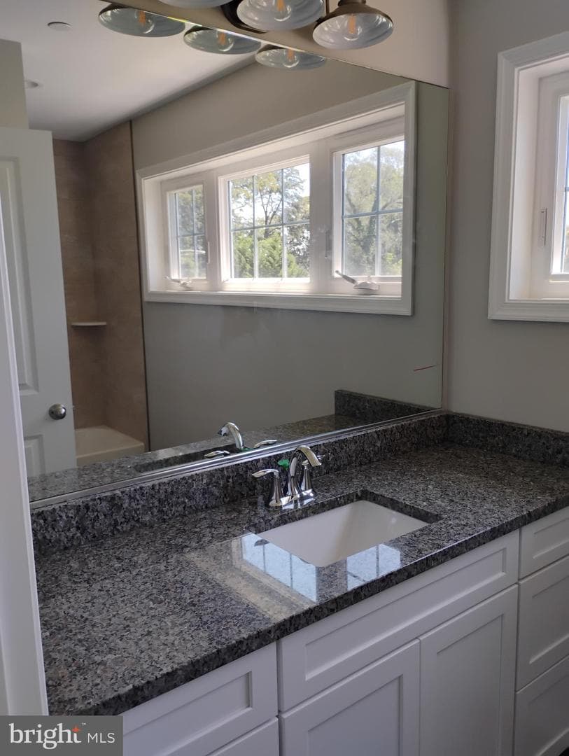 342 Beach Avenue photo 24
