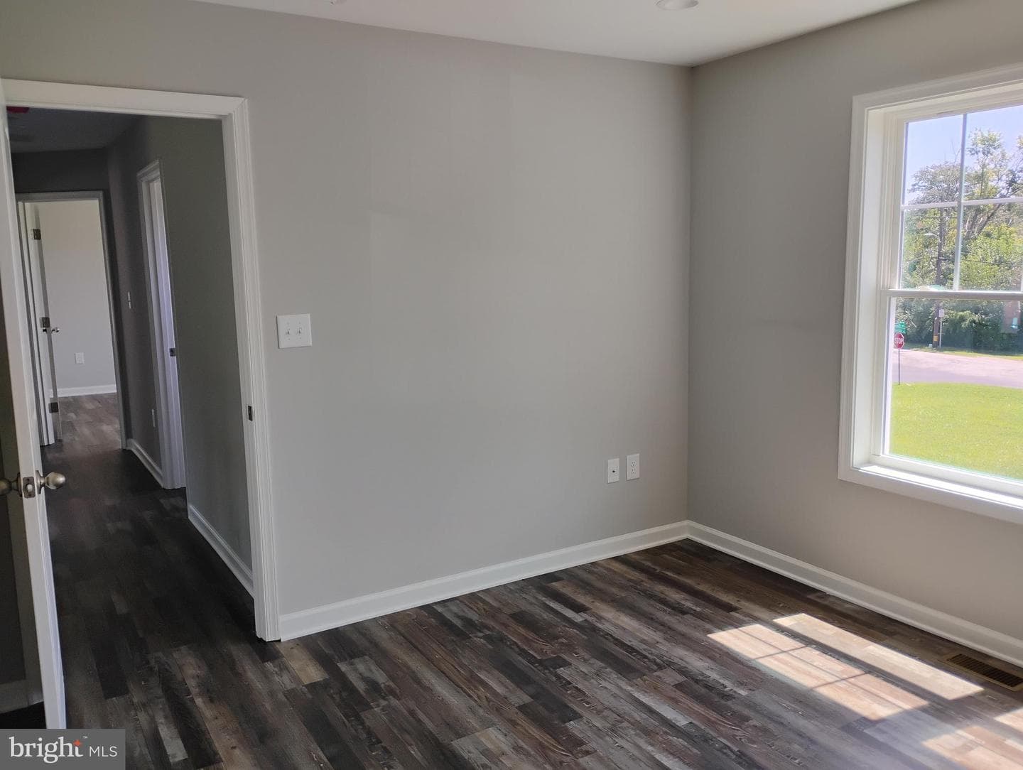 342 Beach Avenue photo 26
