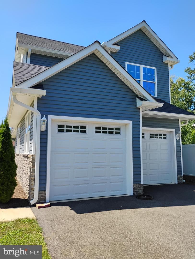 342 Beach Avenue photo 6