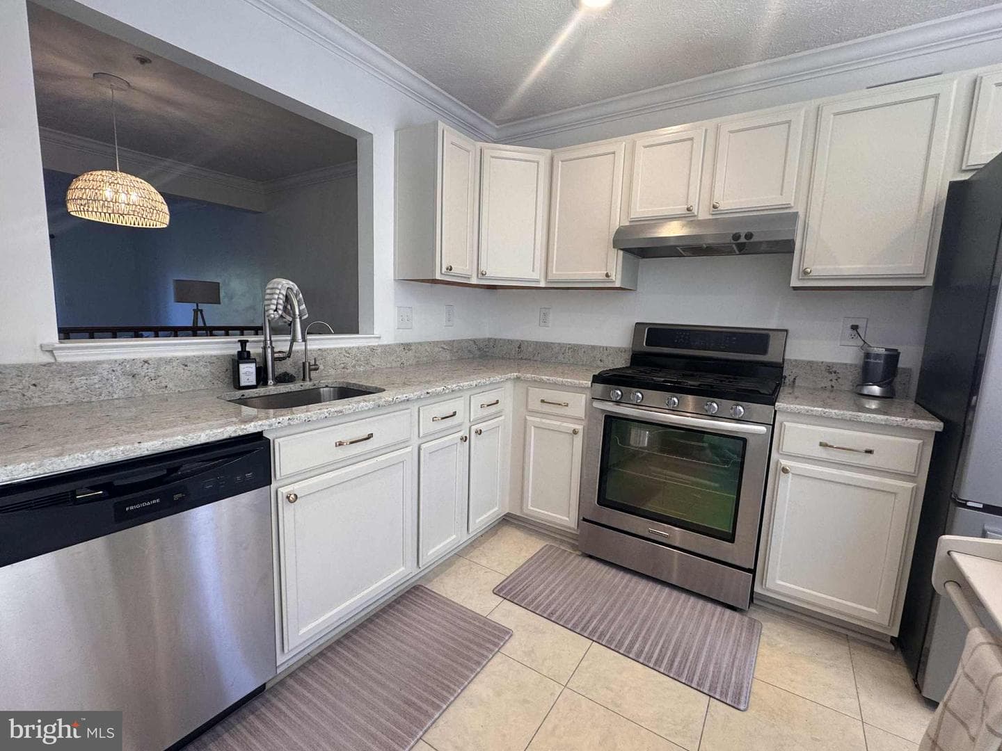 2508 Stow Court photo 3