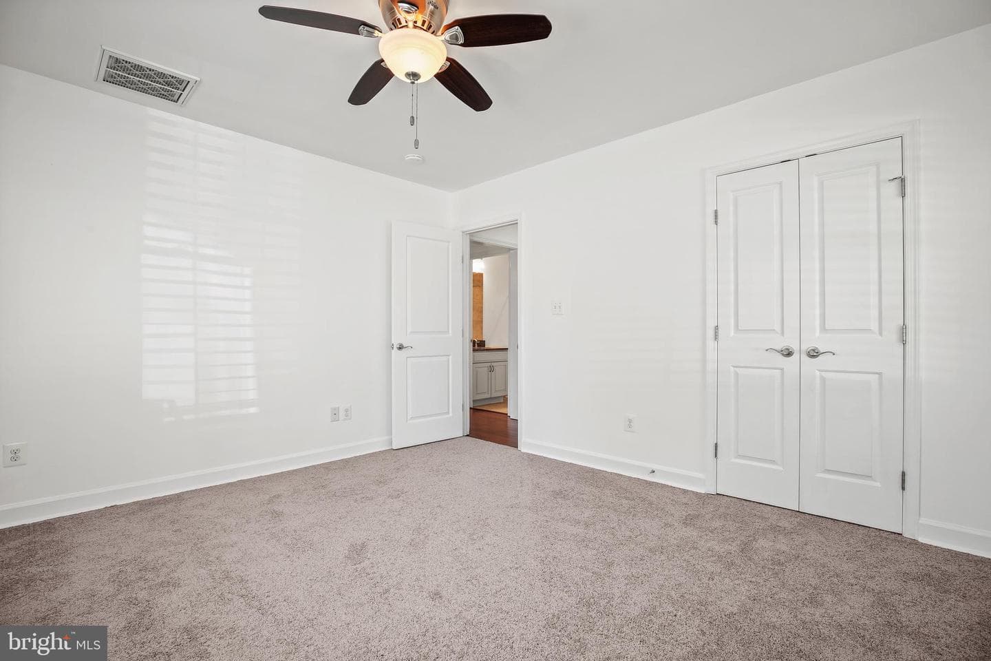 5560 Harford Street photo 12