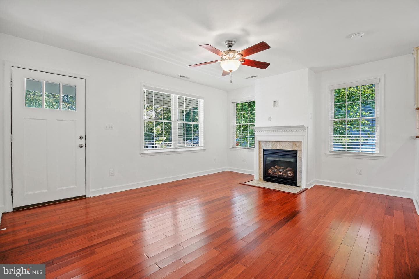 5560 Harford Street photo 2