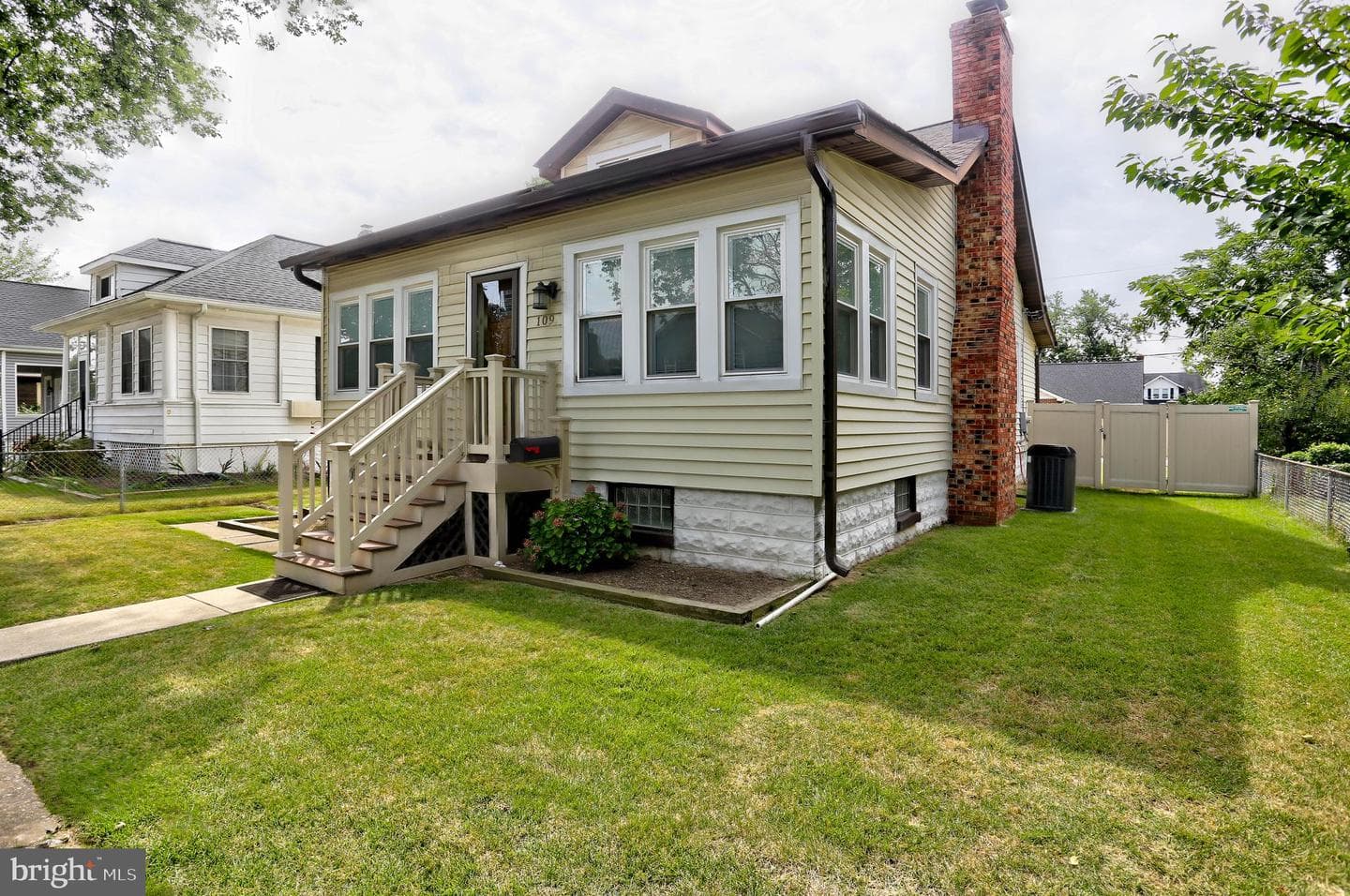 109 5th Avenue photo 3