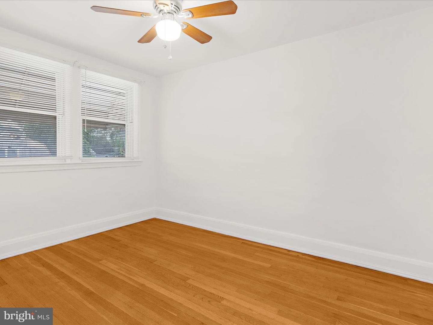 221 W Edgevale Road photo 18
