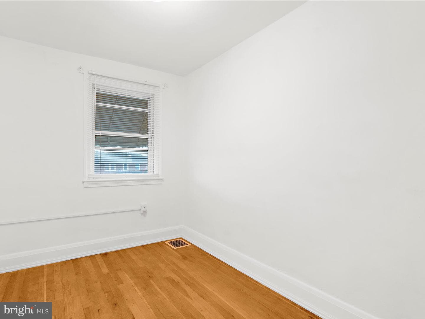 221 W Edgevale Road photo 22