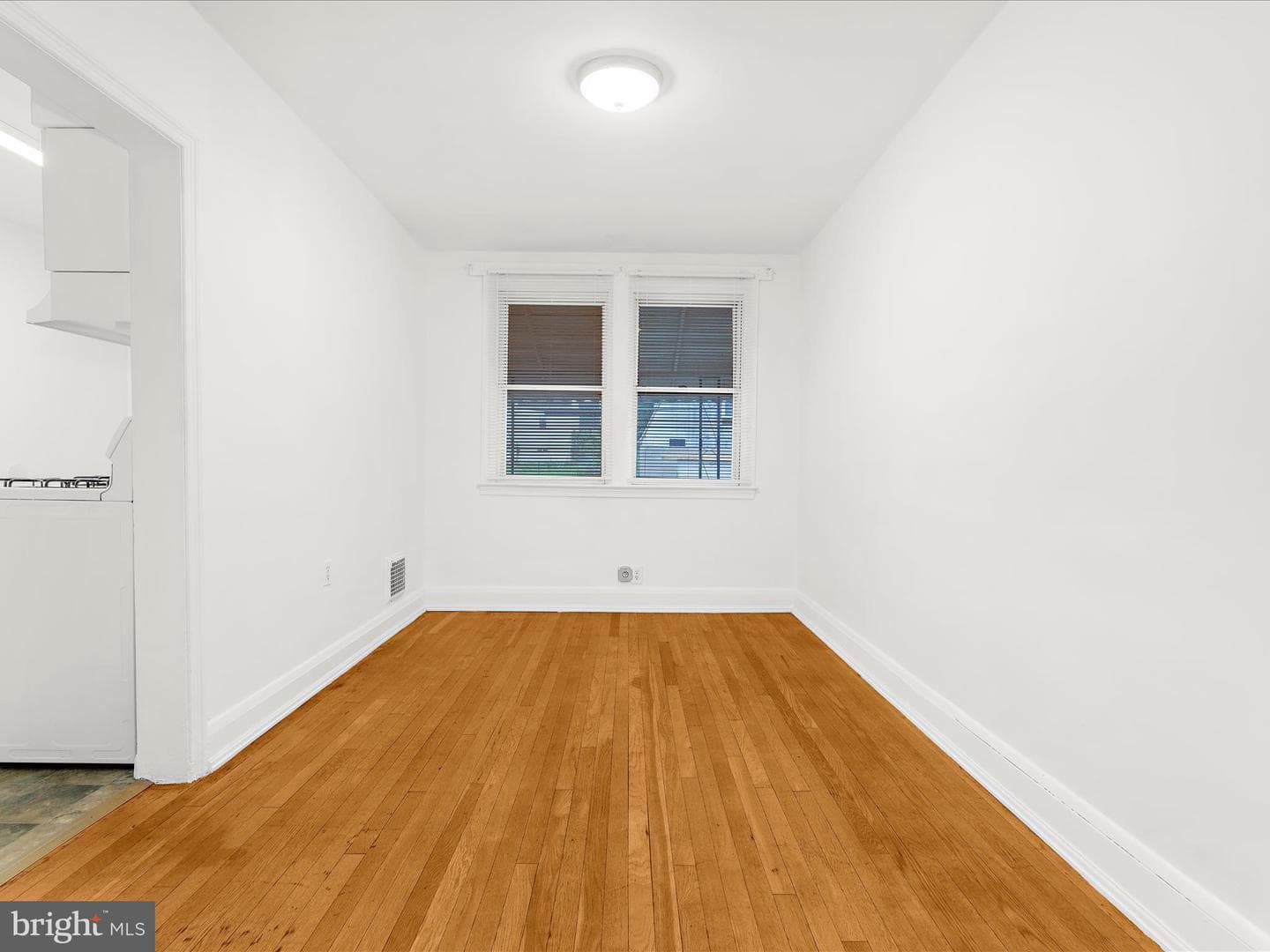 221 W Edgevale Road photo 9