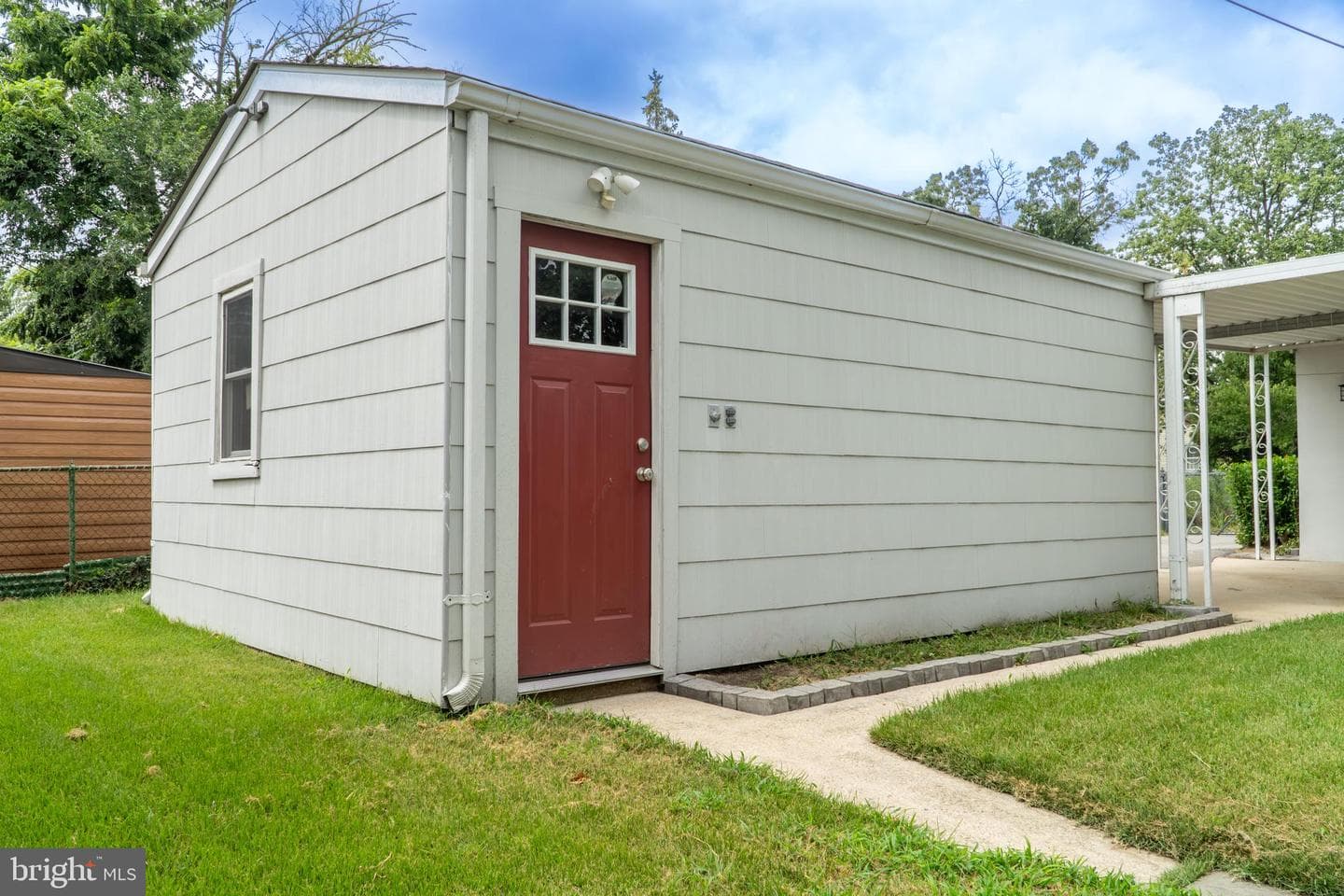 713 Cotter Road photo 20