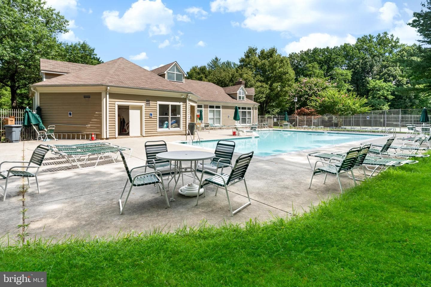 615 Admiral Drive #307 photo 33