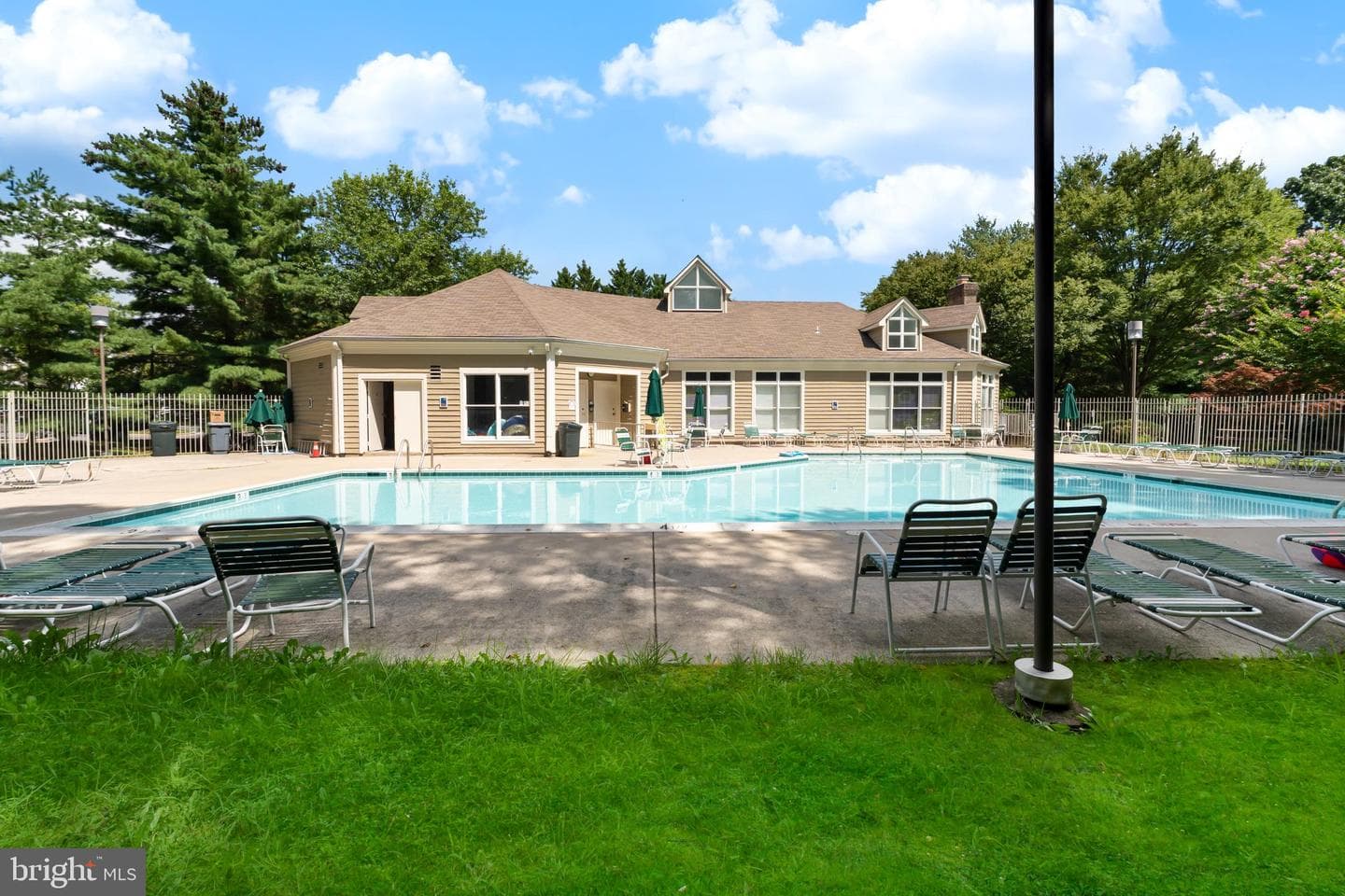 615 Admiral Drive #307 photo 34