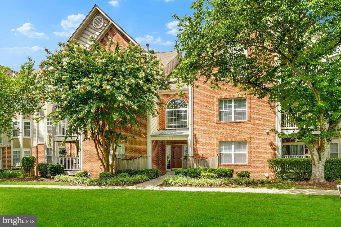 615 Admiral Drive #307 photo 44