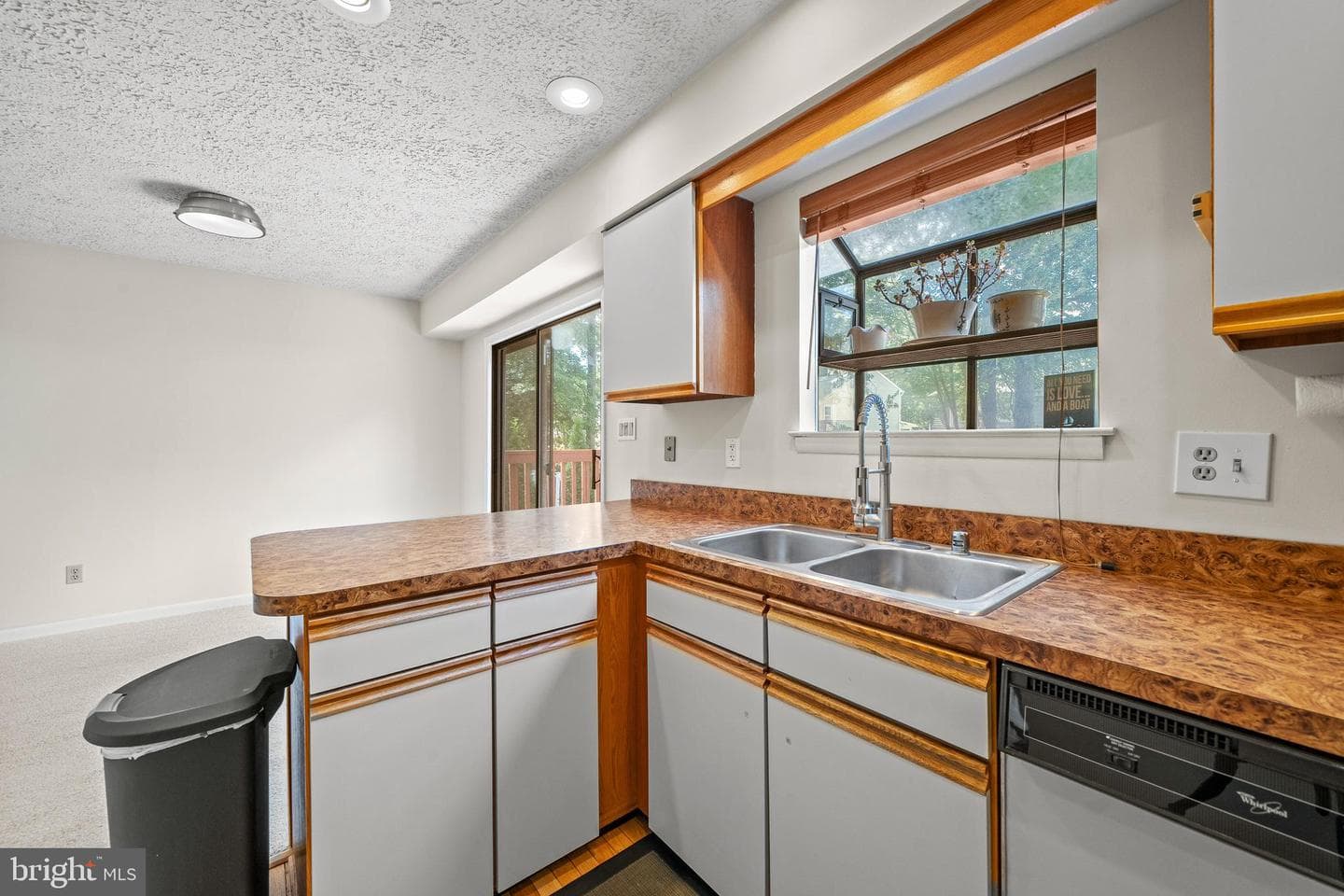 526 West Drive photo 8