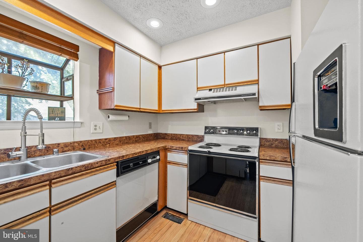 526 West Drive photo 9