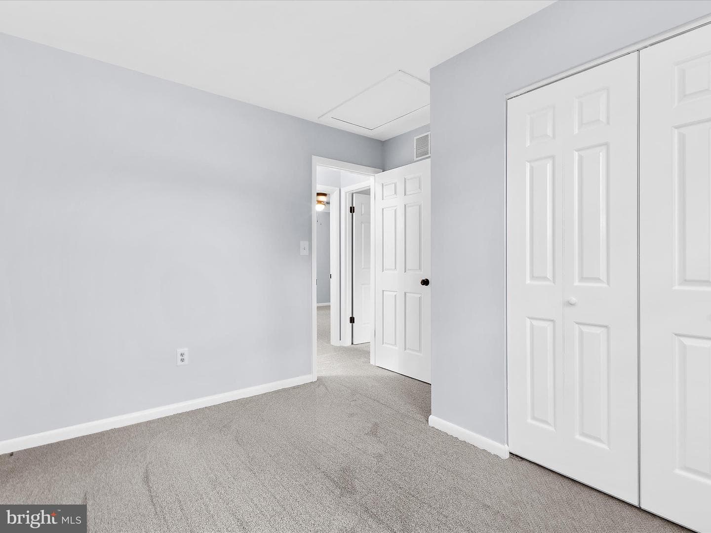 130 Clarence Avenue photo 20