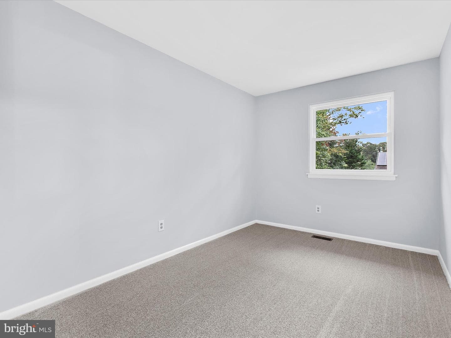 130 Clarence Avenue photo 21