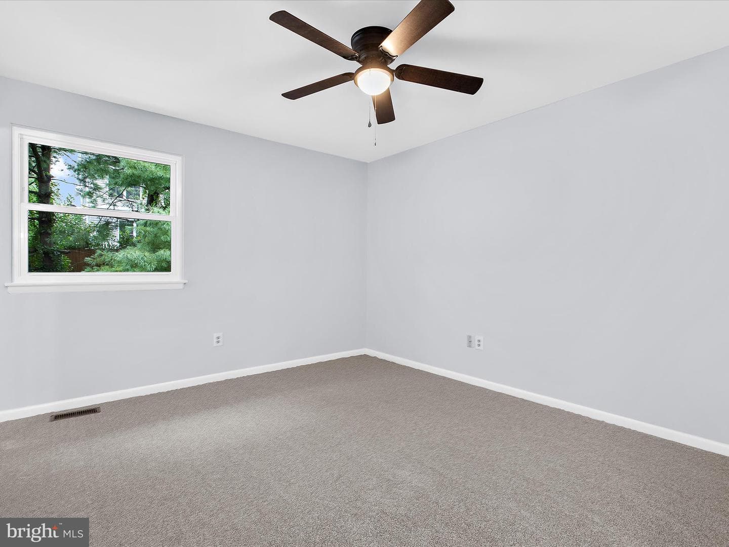 130 Clarence Avenue photo 22