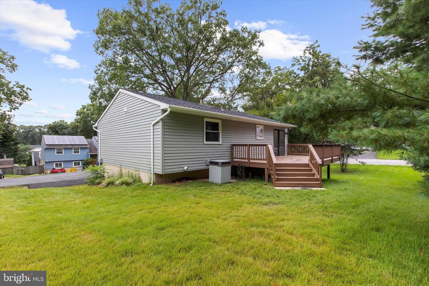 130 Clarence Avenue photo 34