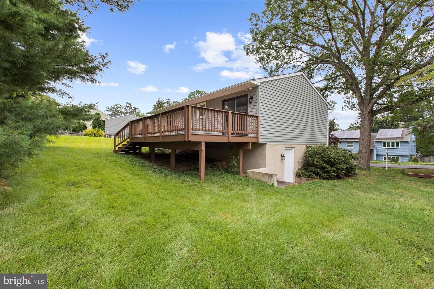 130 Clarence Avenue photo 35