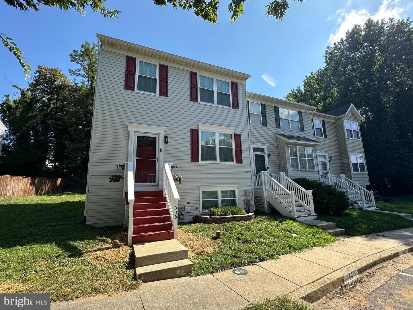 605 Broach Court photo 1