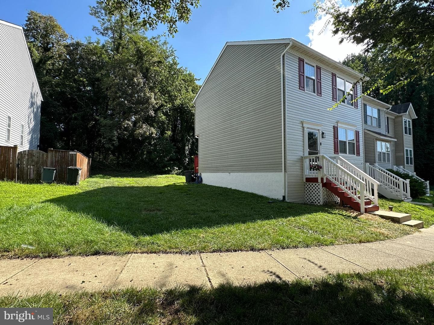 605 Broach Court photo 2