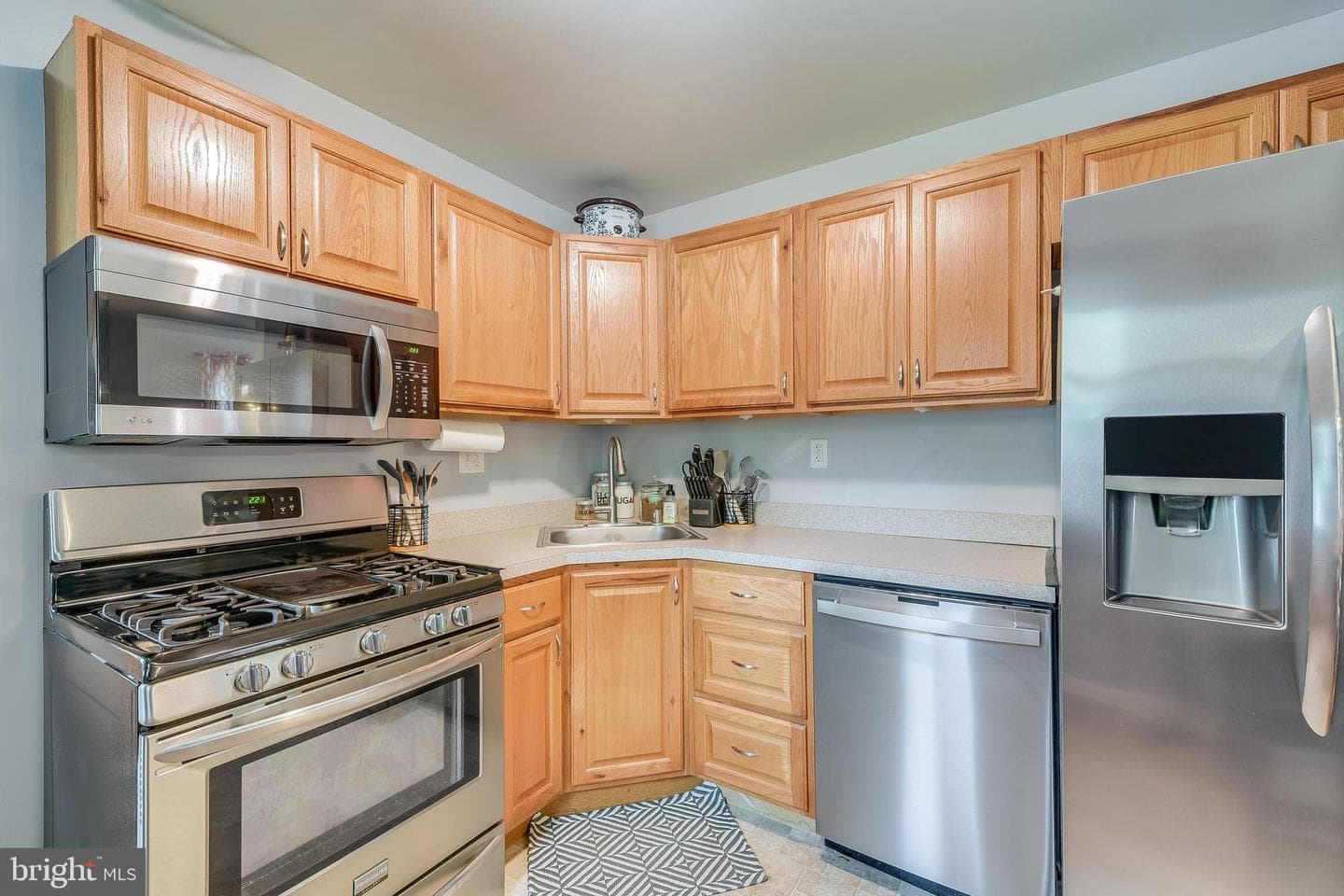 508 Alden Street photo 16