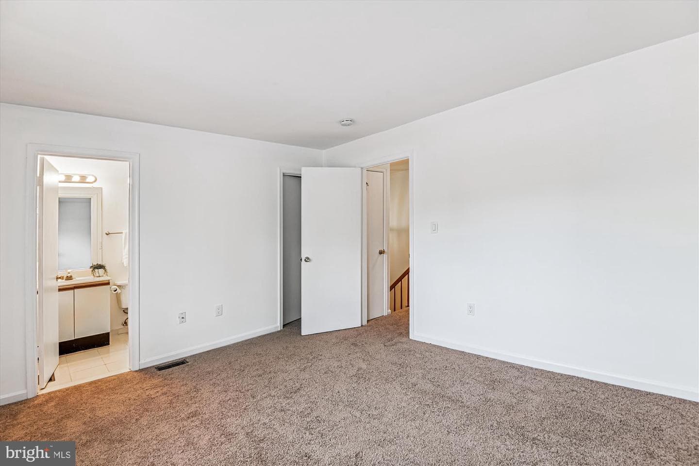 988 Breakwater Drive photo 15