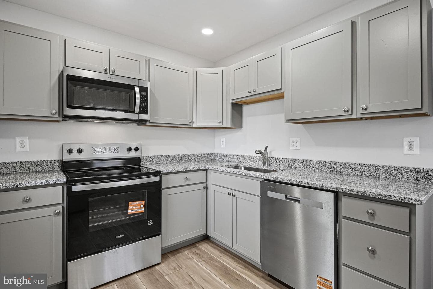 8218 Tomlinson Court photo 11