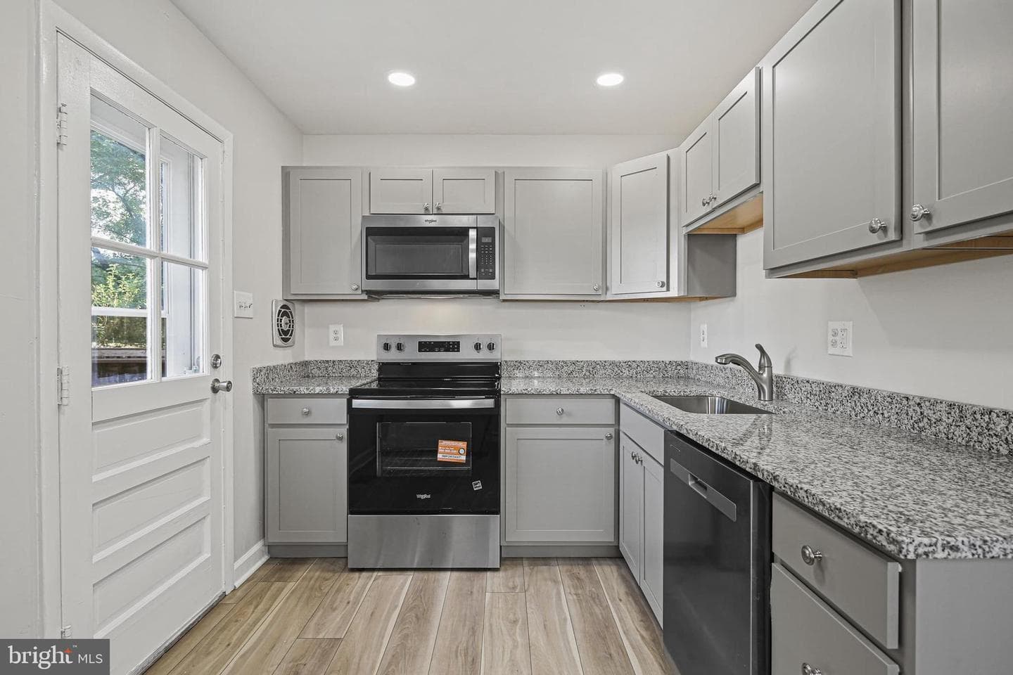 8218 Tomlinson Court photo 12