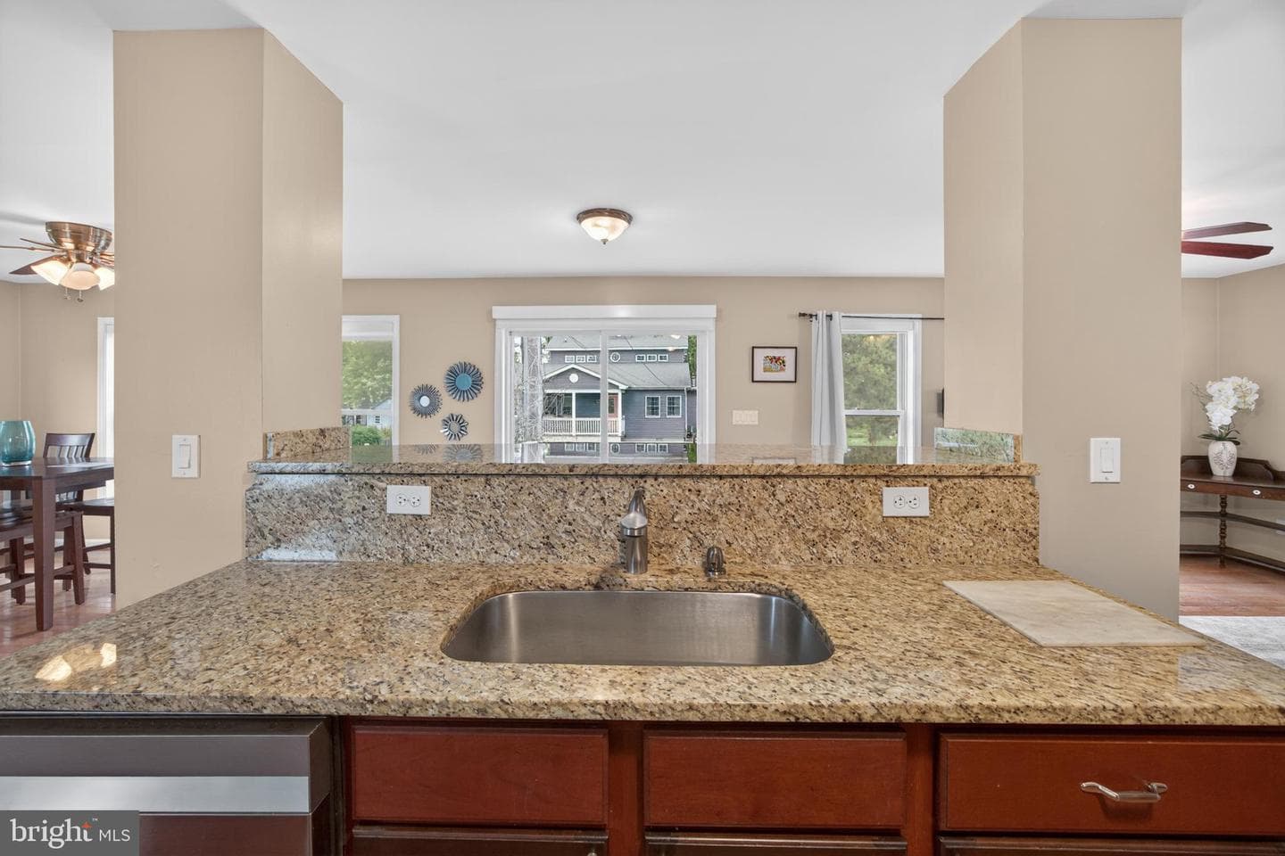 3762 Beach Drive Boulevard photo 10