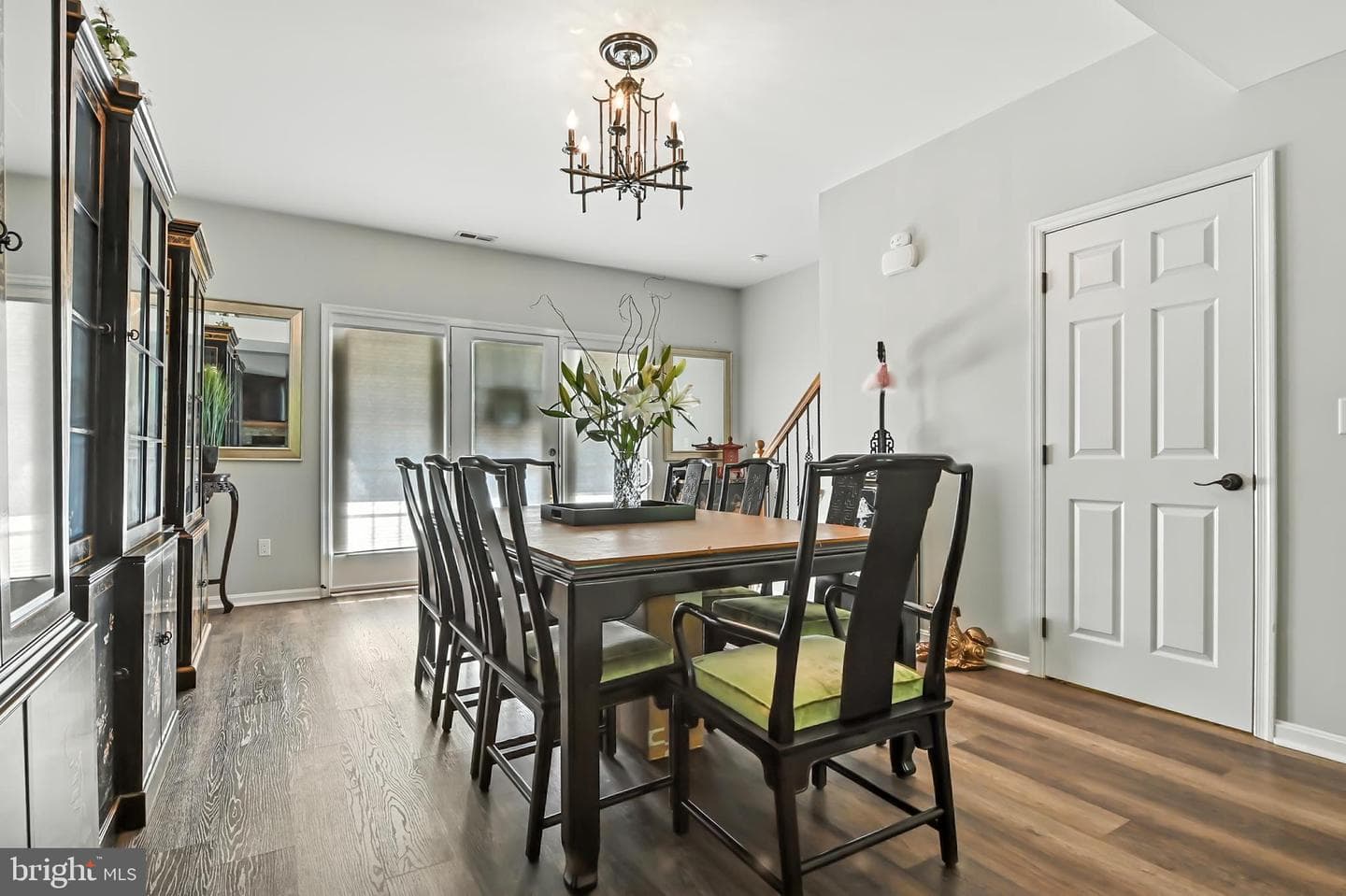 7068 Myrtle Avenue photo 11