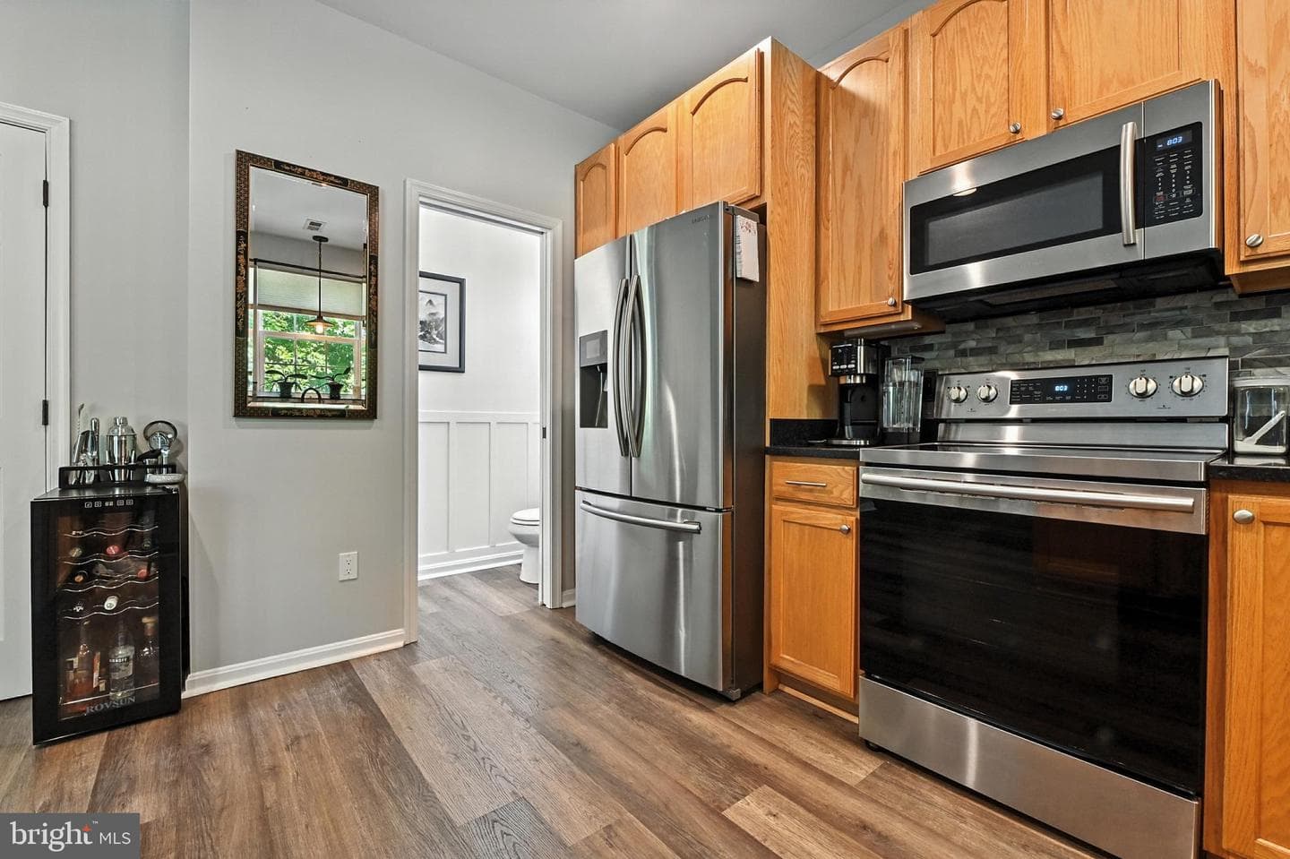 7068 Myrtle Avenue photo 7