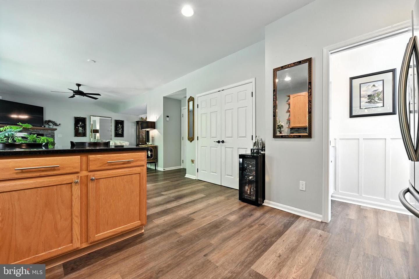 7068 Myrtle Avenue photo 8
