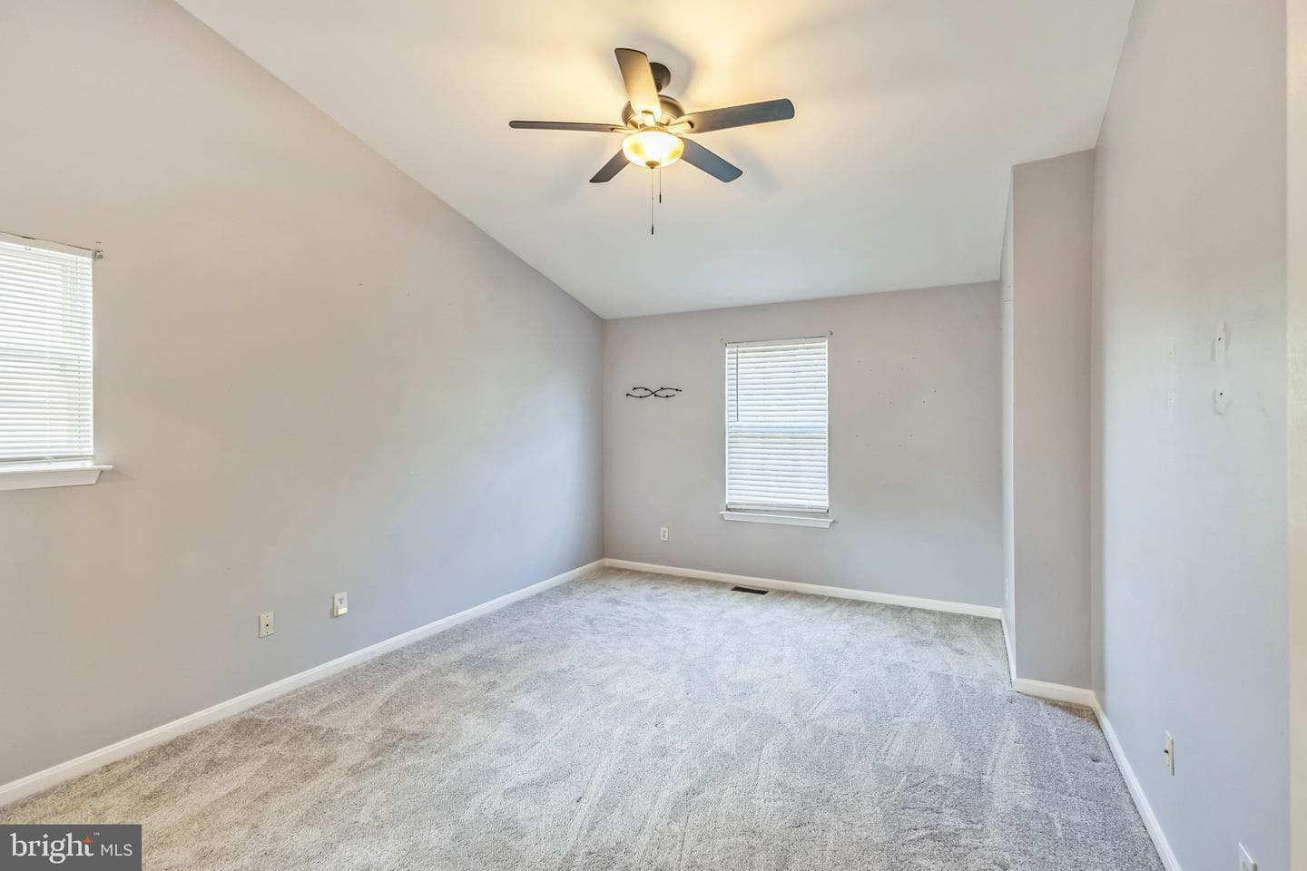 93 Richard Avenue photo 19