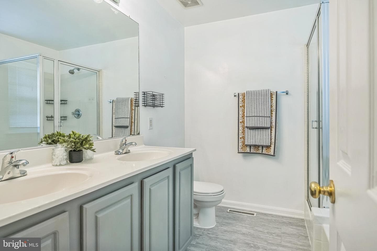 93 Richard Avenue photo 22