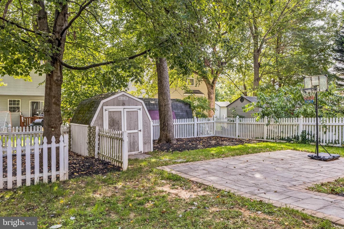 93 Richard Avenue photo 29