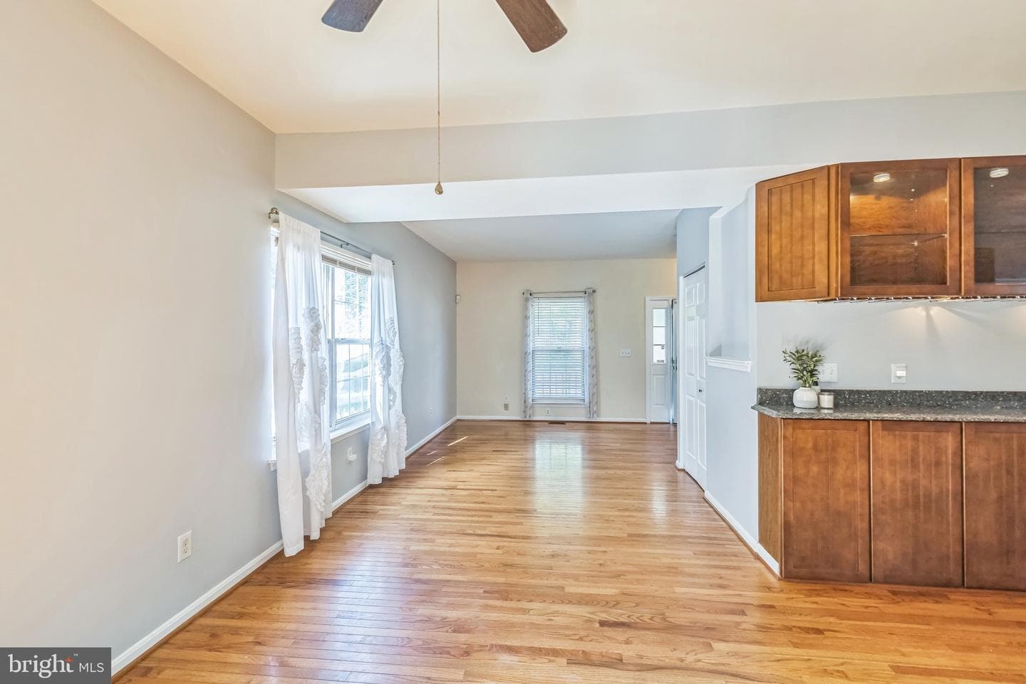 93 Richard Avenue photo 6
