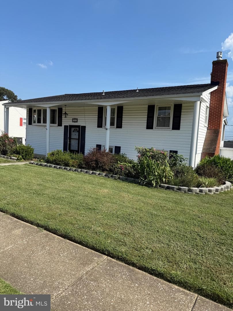 895 Gordon Drive photo 2