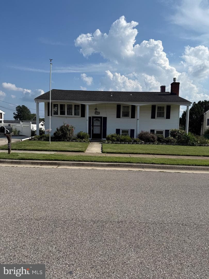895 Gordon Drive photo 3