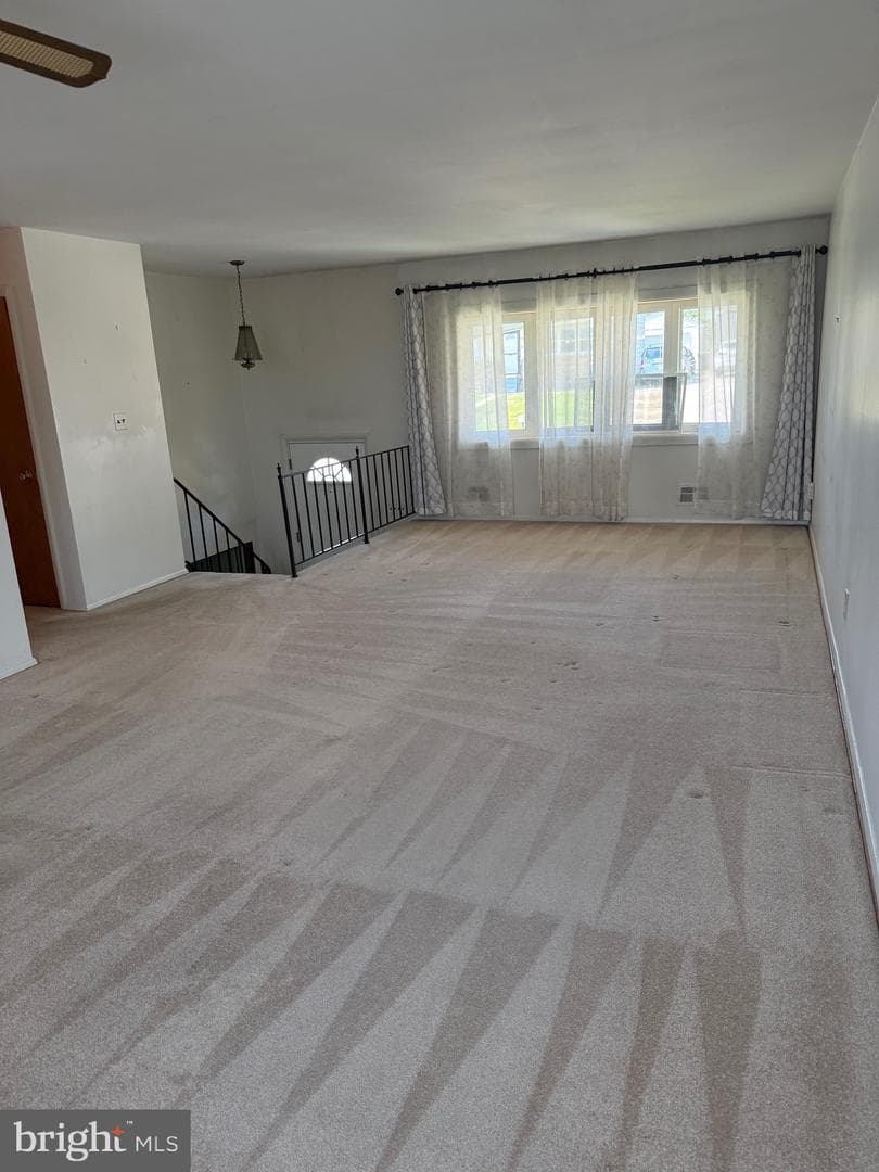 895 Gordon Drive photo 6