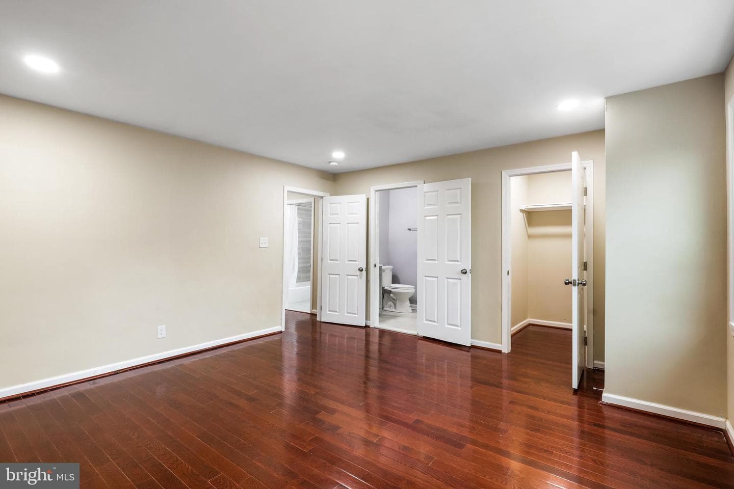 607 Wellham Avenue photo 23