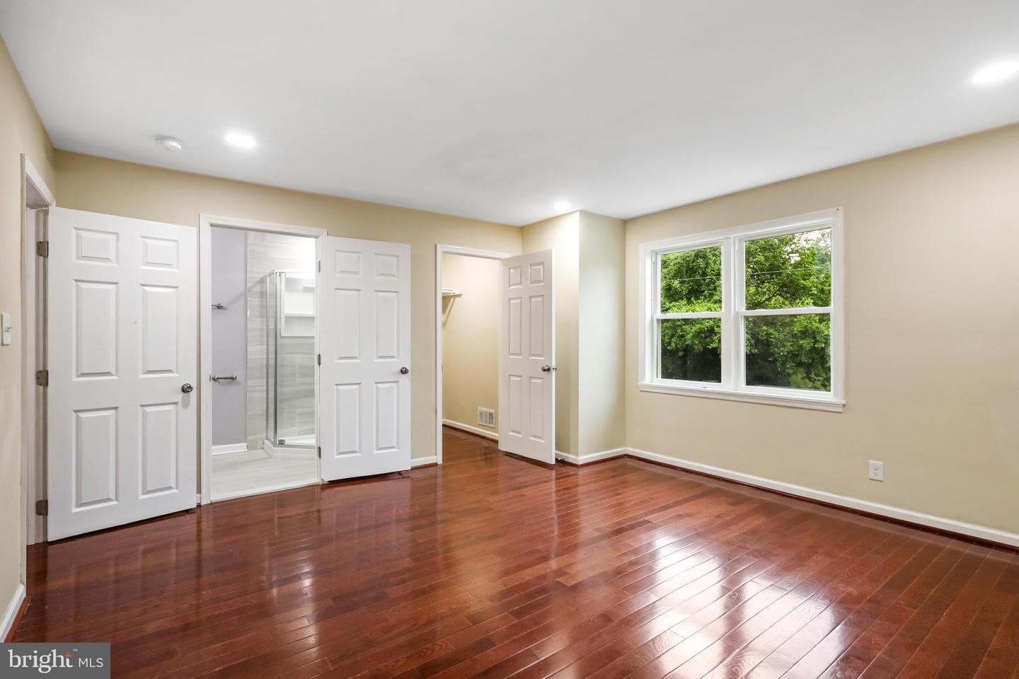 607 Wellham Avenue photo 24