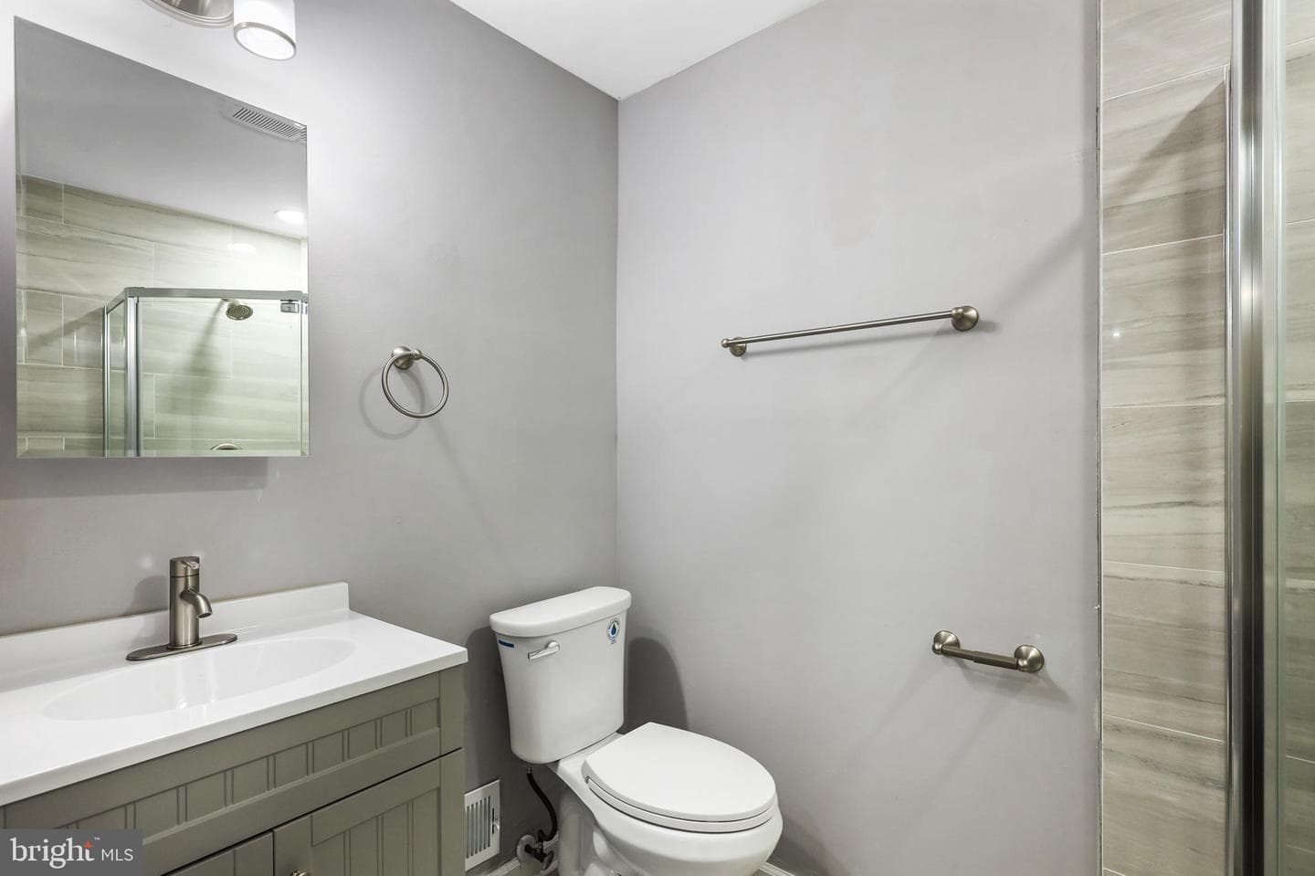 607 Wellham Avenue photo 27