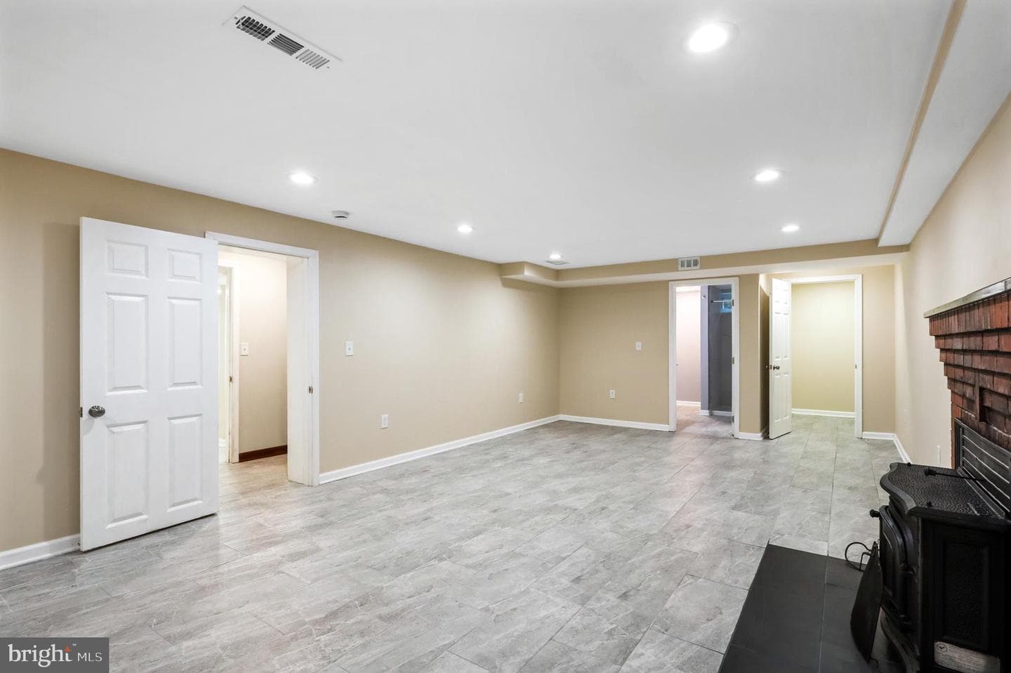 607 Wellham Avenue photo 30