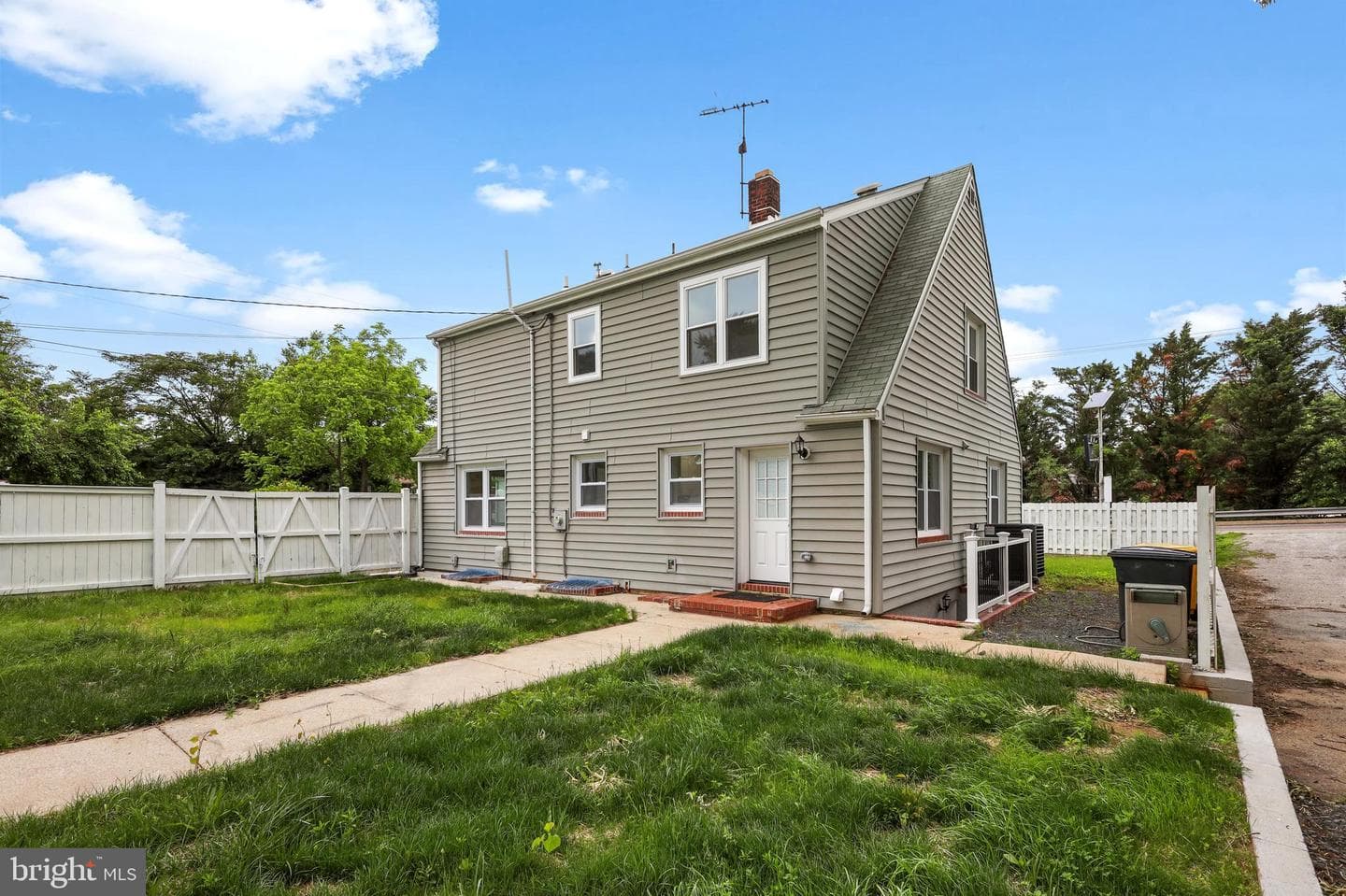 607 Wellham Avenue photo 41