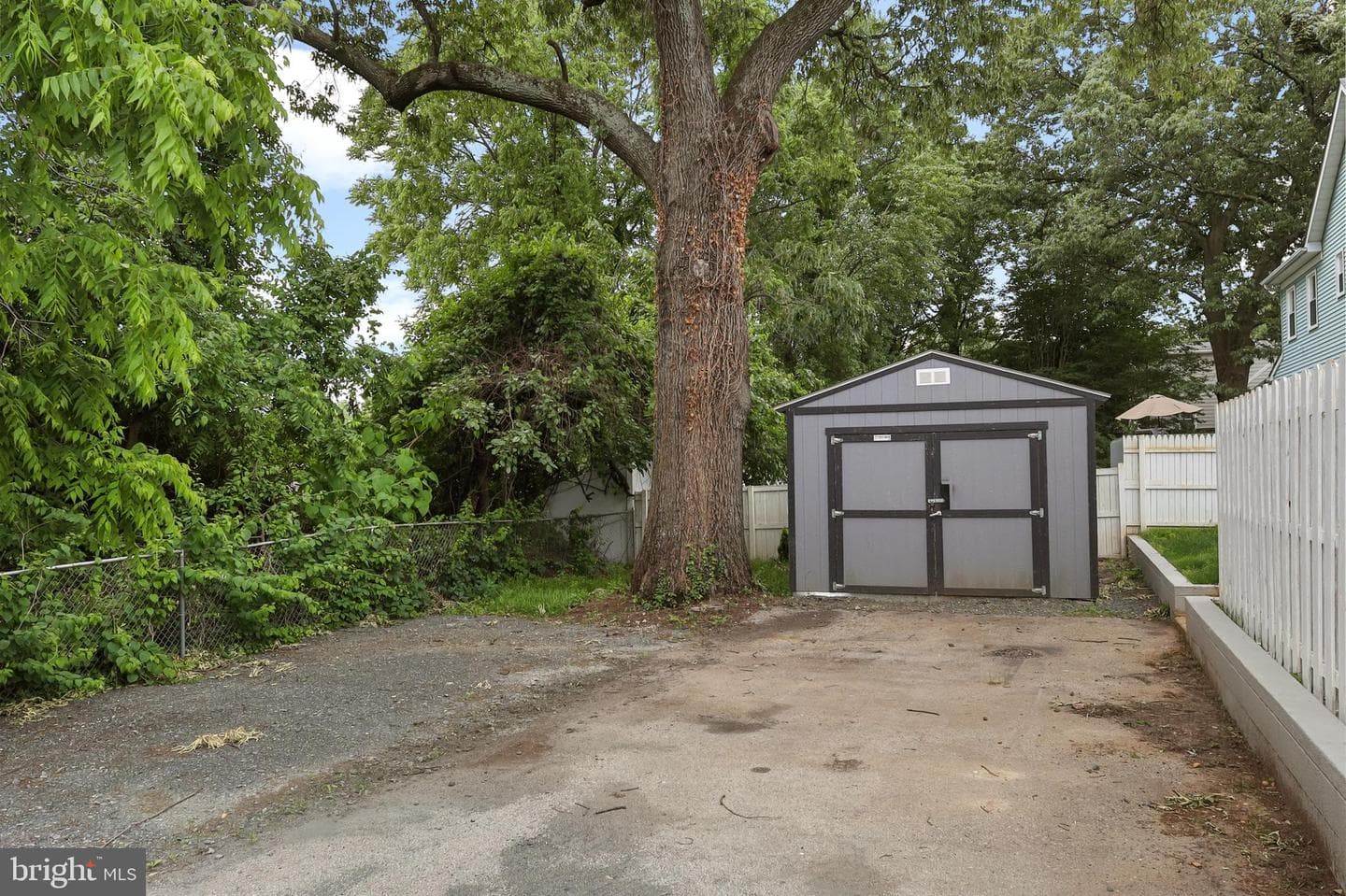 607 Wellham Avenue photo 44