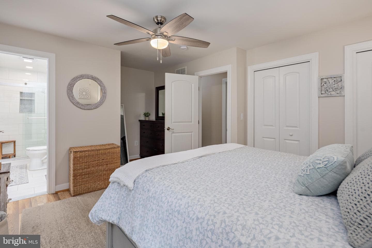 2114 Hallmark Drive photo 19