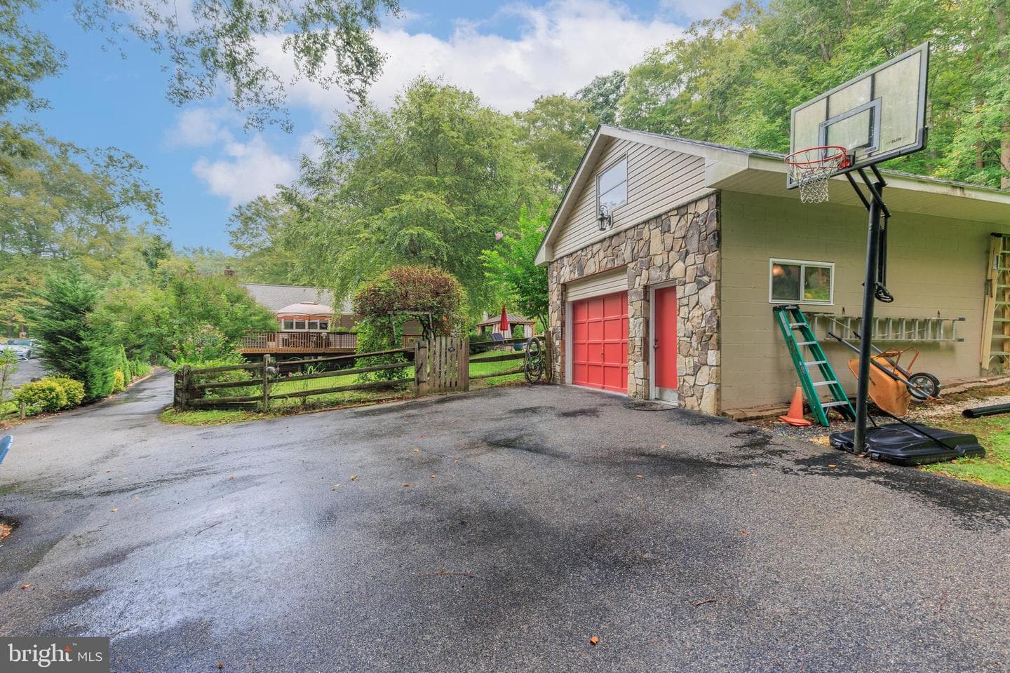 2114 Hallmark Drive photo 53